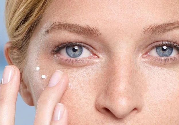 کرم دور چشم درموبای