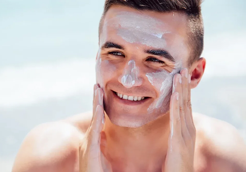 ضد آفتاب رنگی بهتره با بی رنگ